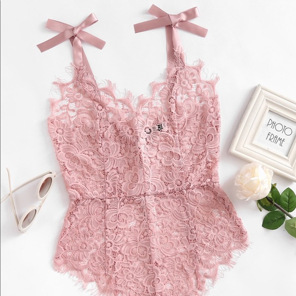 🆕Pink floral lace w/tie ribbon lingerie - Picture 2 of 7